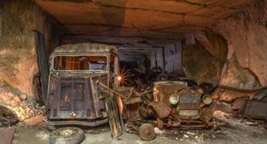 Необычные находки в автомобильных гаражах
