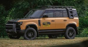 Land Rover Defender Trophy Edition получил внедорожное снаряжение