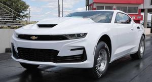 Культовый маслкар Chevrolet COPO Camaro 2022 получит 700-сильный двигатель