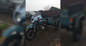 Грузовой мотоцикл “Урал” с задним мостом от “Москвича” показали в Сети
