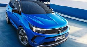 Представлен обновленный кроссовер Opel Grandland 2022 года