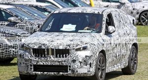 Прототипы нового BMW X1 2023 показывают свои серийные фары