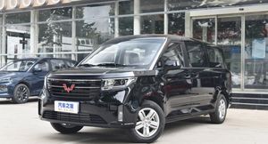 Новый 3-рядный минивэн Wuling Journey дешевле миллиона: раскрыты комплектации и моторы