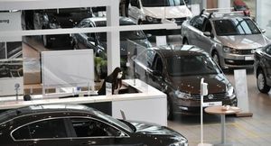 В июле продажи автомобилей снизились на 6,5%