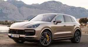 Блогер превратил старый Porsche Cayenne в кемпер и живёт в нём