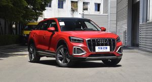 В Сети появились фото обновленного компактного кроссовера Audi Q2L