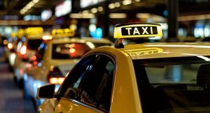 Почти все таксисты Москвы зарегистрировались в системе, отслеживающей время за рулем
