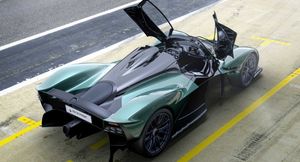 Aston Martin представил гиперкар Valkyrie в версии Spider