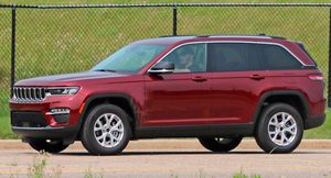 Jeep Grand Cherokee заметили во время тестов