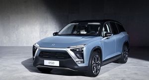 Авария электрокара Nio ES8 вновь поставила под сомнение безопасность автопилота