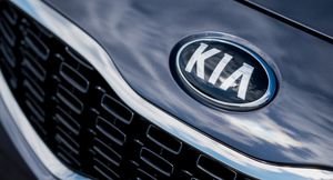 За заправку высокооктановым топливом KIA может снимать автомобили с гарантии