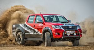 Пикап Toyota Hilux получил 6,2-литровый двигатель V8 от Mercedes AMG