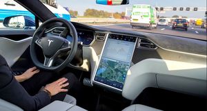 В США начали проверку автопилота Tesla