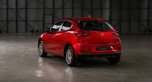 Mazda представила обновленный хэтчбек Mazda2