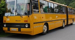 Ikarus 280: автобуса, получивший лежащий двигатель и «карусель» в «гармошке»