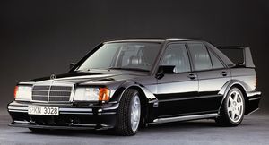 На продажу выставили легендарный Mercedes-Benz 190E 2.5–16 Evolution II 1990 года