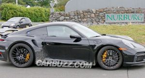 В Германии заметили на тестах гибридный Porsche 911 Turbo