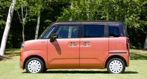 Suzuki представила новинку Wagon R Smile с раздвижными дверьми