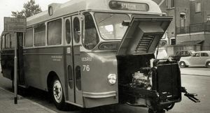Необычная техника: Автобус с выдвижным двигателем, сверхнизкий грузовик и шаромобиль
