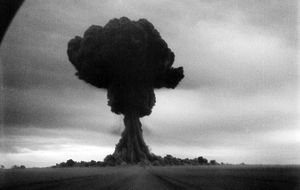 29 августа 1949 года СССР успешно взорвал первую ядерную бомбу