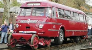 Каким был перемещающийся по железной дороге немецкий автобус 50-х?