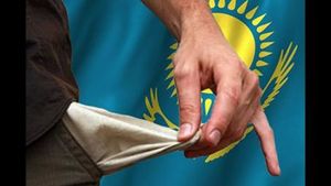 О растущей нищете казахстанцев и внешнеполитическом факторе