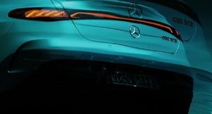 Mercedes рассекретил дизайн задней части нового седана EQE 2022 года