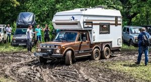 Трехосная Lada Niva с отстегивающимся модулем