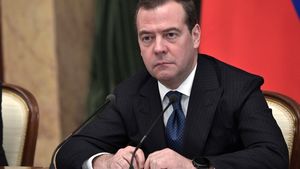 Дмитрий Медведев призвал не ссылаться на СССР при оценке качества жизни людей.