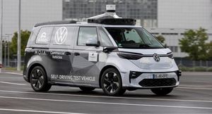 Компания Volkswagen официально представила автономный фургон VW ID. Buzz