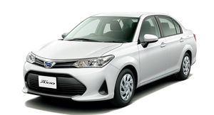 Компания Toyota обновила модели Corolla Fielder и Corolla Axio