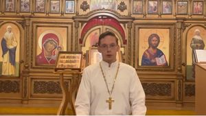 Российский священник призвал патриарха и других церковных деятелей раскрыть свои доходы