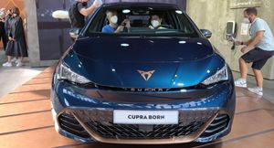 Seat привез ​​на Мюнхенский автосалон обновленную Cupra Born с «китайским» салоном