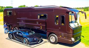 Роскошный автодом со встроенным гаражом для Bugatti Chiron