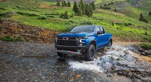 Chevrolet Silverado ZR2 2022 года дебютировал как флагманский пикап бренда