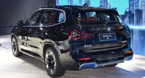 В КНР начались продажи электрокроссовера BMW iX3 за 5 млн рублей