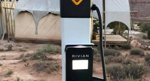 Вокруг пустынной Моава появились первые зарядные станции Rivian