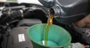 В РФ начали чаще покупать моторное масло российского производства