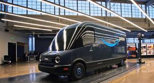 Прототип фургона для доставки Rivian-Amazon заметили во время испытаний