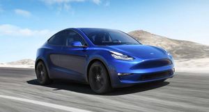 Кроссовер Tesla Model Y бесшумно проехался по немецкому автобану