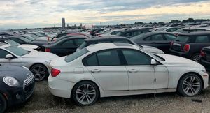 В Канаде обнаружена стоянка под открытым небом с 3 000 BMW и Mini