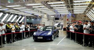 Автозавод Tesla в Шанхае может выпустить 300 000 автомобилей до конца сентября