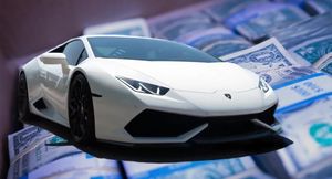 Эксперимент: блогер решил заплатить за Lamborghini купюрами в 1 доллар