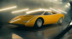 Lamborghini представила копию своего первого суперкара Countach LP 500