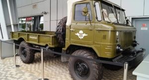 ГАЗ-66Б: Военный грузовик с брезентовой крышей для ВДВ