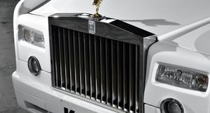 Кей-кар Suzuki Twin преобразили в Rolls-Royce Phantom