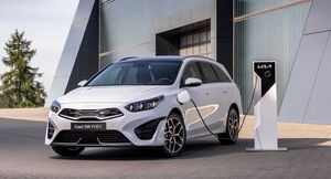 Компания KIA сертифицировала в России обновленное семейство KIA Ceed 2022 модельного года