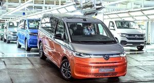Новый Volkswagen Multivan T7 начали выпускать в Ганновере