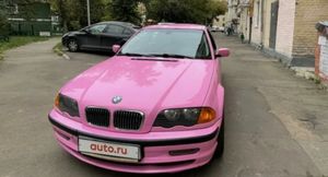В Сети показали привлекательные автомобили в розовом цвете