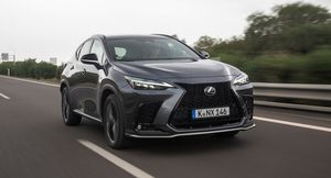 Lexus NX 450h+: впервые со шнуром и вилкой